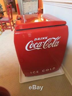 1940 Westinghouse WD-5 Coca Cola Cooler Coke Machine. WORKS