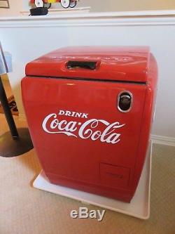 1940 Westinghouse WD-5 Coca Cola Cooler Coke Machine. WORKS