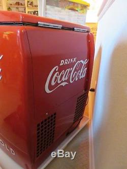 1940 Westinghouse WD-5 Coca Cola Cooler Coke Machine. WORKS