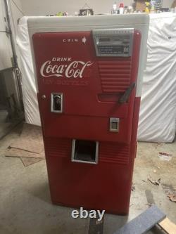 1942 vintage Coca-Cola machine