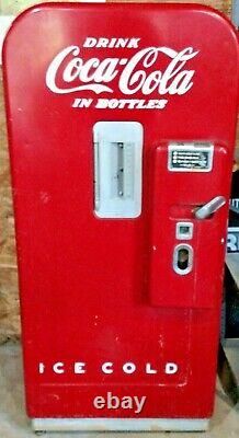 1950 Vendo 39 5-cent Coke Machine