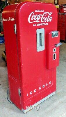 1950 Vendo 39 5-cent Coke Machine