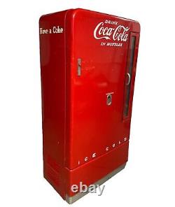 1950 Vendo E110A Coca Cola Coke Machine (Needs electrical work)