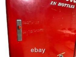 1950 Vendo E110A Coca Cola Coke Machine (Needs electrical work)