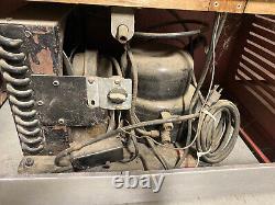 1950 Vendo E110A Coca Cola Coke Machine (Needs electrical work)