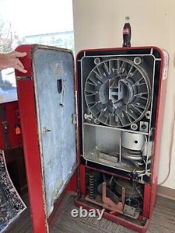 1950's Coke Vending Machine UNRESTORED ORIGINAL Vendorlator VMC 33 Not Working