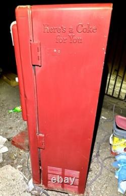 1950's Westinghouse WC-42T Coca Cola Vending Machine WithWater Fountain