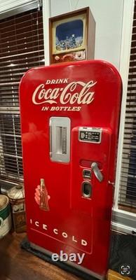 1950s Coca Cola Original Vendo 39 Coke Machine 10 Cent Machine