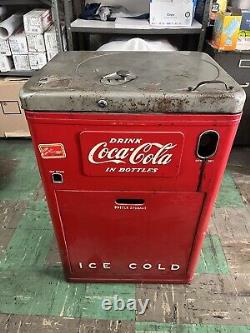 1950s Coca Cola Vending Machine A23C Vendo Spin Top Model
