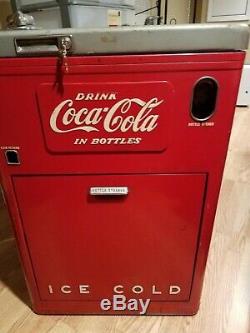 1950s Coca Cola spin top vending soda machine, Model A-23E