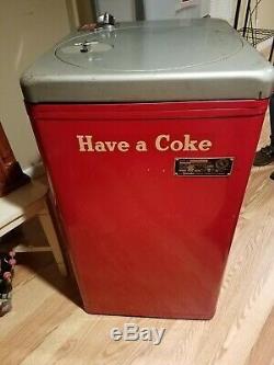 1950s Coca Cola spin top vending soda machine, Model A-23E
