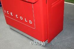 1950s Restored Coca-Cola 10c Vending Machine Vendo 39