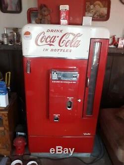 1950s Vintage Soda Machine
