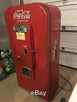 1950s Vintage Vendo CocaCola machine Still Runs Approximately 300lbs