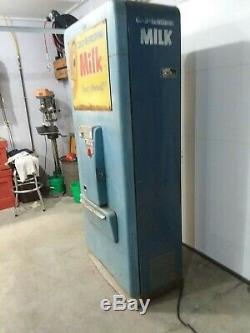 1958 Vendo Coke Milk Vending Machine Very Rare Nice Origional