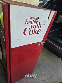 1960 VINTAGE COCA-COLA BOTTLE 10 Cent VENDING MACHINE