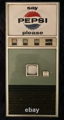 1960's Pepsi Transistor Radio Just Like The Beatles Used On Tour In USA