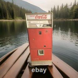 1960's? VINTAGE COCA-COLA BOTTLE VENDING MACHINE