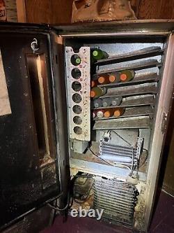 1960's Vendo H63 Coke Vending Machine! Works Great