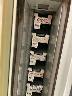 1960's vintage Coke Machine Vendo Coca Cola working cans man cave Union Made