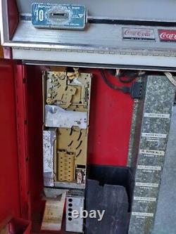 1968 Vintage Bottle Coke Machine. Very Rare Model Find! Vendo V 125A. 8oz Bottle