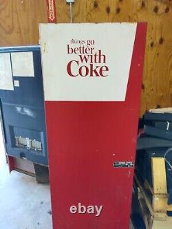 1968 Vintage Bottle Coke Machine. Very Rare Model Find! Vendo V 125A. 8oz Bottle