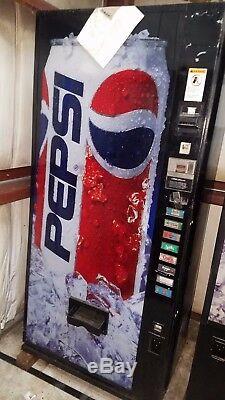 $795 Soda Machines Drink Machines Takes Bill/coins, Cans Only30 Day Warranty