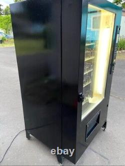 AMS Sensit 3, 39 combo Snack/soda vending machine. Tested Credit Card Ready