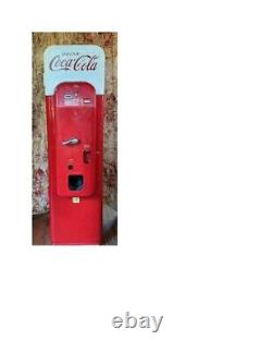 ANTIQUE 1940s COCA COLA VENDING MACHINE / RESTORED / RUNS COLD / 44 BOTTLES / C