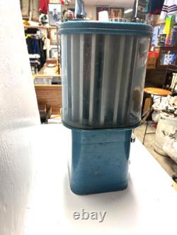 Acorn Gold Mine 10 Colume Vending Machine Circa 1950-60 No Key Turns Freely