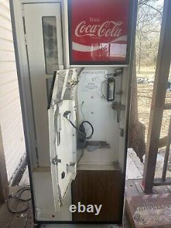 Antique long neck bottle Coca Cola machine