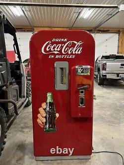 Beautiful Restored 1950s Coke Coca Cola Machine Vendo 39 USA