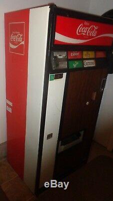 CA0003 Vintage Coca Cola Coke Vendo Model V220-125 Can Soda Pop Vending Machine