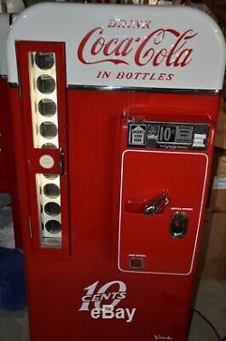 COCA COLA / COKE Machine Vendo 81D Fully Restored! , Born in Late 1950's