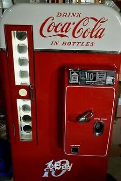 COCA COLA / COKE Machine Vendo 81D Fully Restored! , Born in Late 1950's