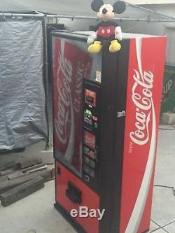 COCA COLA- SODA CAN-VENDING MACHINE-Dixie Narco440 -COKE-PEPSI-very clean