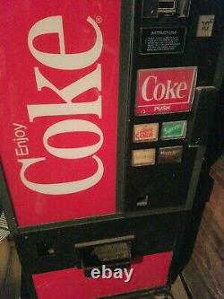 COCA COLA- SODA VENDING MACHINE-Dixie narco cans