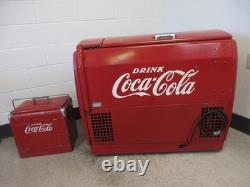 COKE MACHINE COCA COLA COOLER Original Finish. Nice to see old paint 1950's