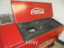 COKE MACHINE COCA COLA COOLER Original Finish. Nice to see old paint 1950's
