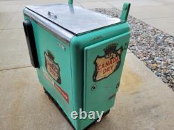 Canada Dry Ideal 55 debossed original