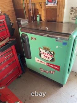 Canada dry pop vending machine