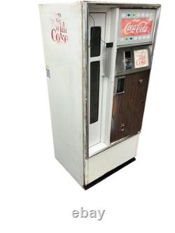 Cavalier CSS-8-64 Coke Machine With Coke Bottles