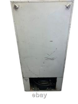 Cavalier CSS-8-64 Coke Machine With Coke Bottles