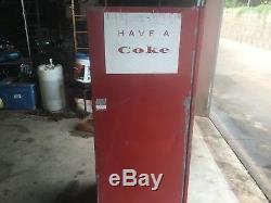 Cavalier Coke Machine USS-8-64