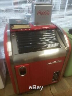 Cavelier 102 Segregation Era 2 Sided Coke Machine