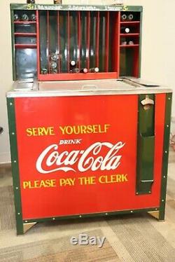 Cavelier 102 Segregation Era 2 Sided Coke Machine