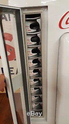 Coca Cola, Cavalier 72 Coke, soda bottle vending machine, Super Superior Resto