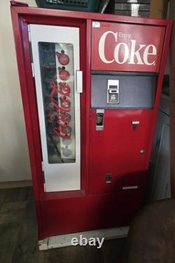 Coca-Cola Cavalier USS-8-64 Vintage Red Coke Machine, Working, Cold