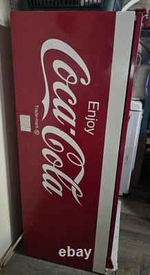 Coca-Cola Cavalier USS-8-64 Vintage Red Coke Machine, Working, Cold