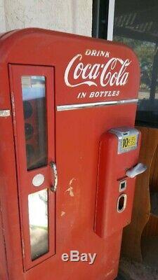 Coca Cola Coke Machine Vendo 81 B